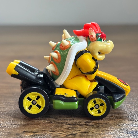 Nintendo HOT WHEELS 2018 Mario Bros Kart BOWSER Diecast Standard Kart Cart Car - Picture 2 of 8